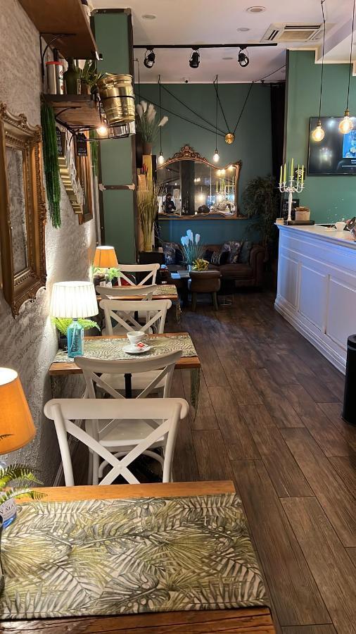 B&B Caffe Retro' Cisterna di Latina Exteriör bild