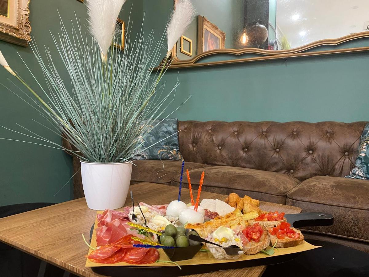B&B Caffe Retro' Cisterna di Latina Exteriör bild
